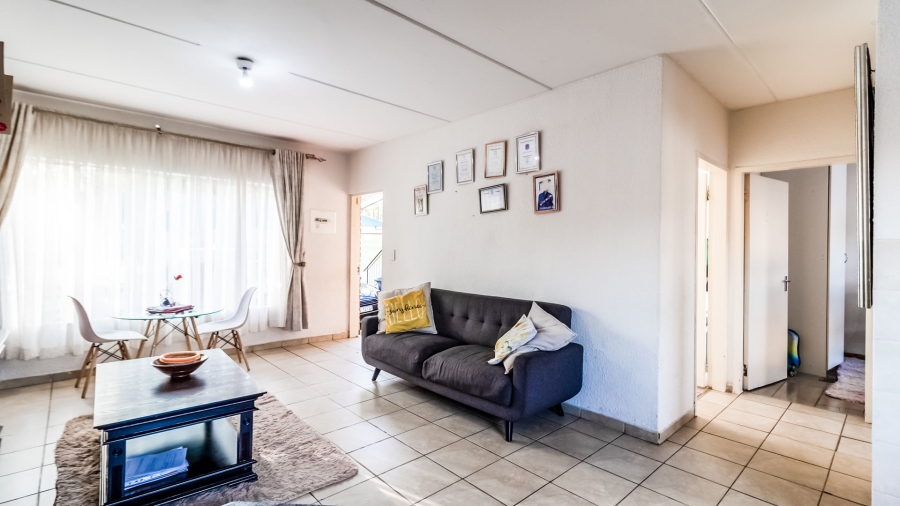 2 Bedroom Property for Sale in Meredale Gauteng