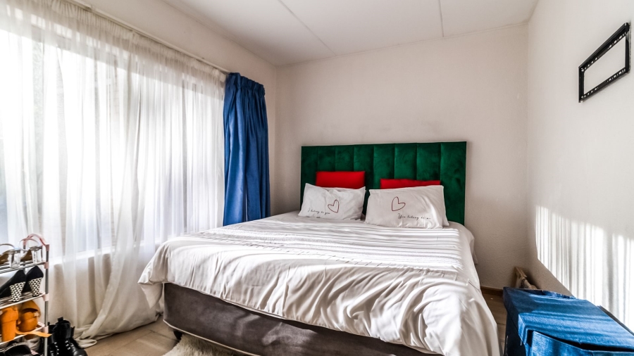 2 Bedroom Property for Sale in Meredale Gauteng