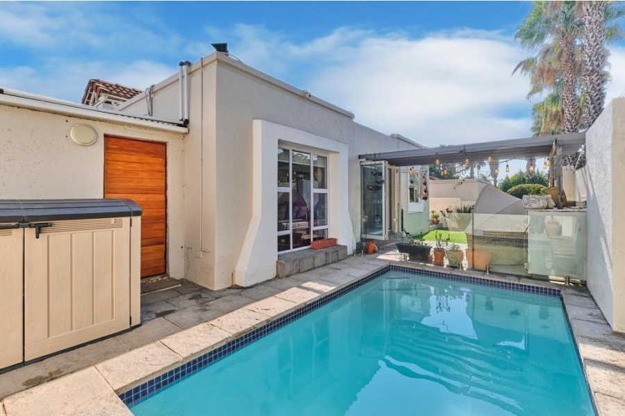 2 Bedroom Property for Sale in Morningside Gauteng