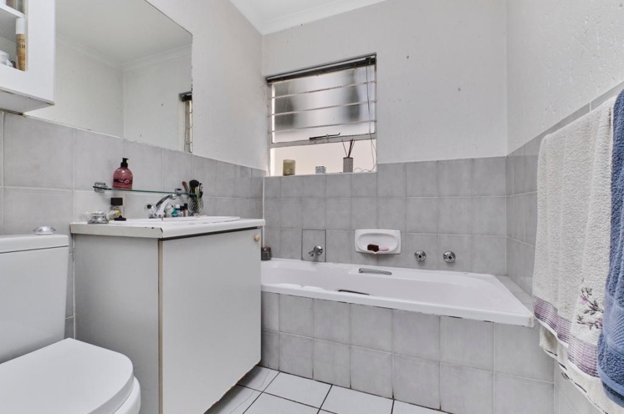 2 Bedroom Property for Sale in Morningside Gauteng
