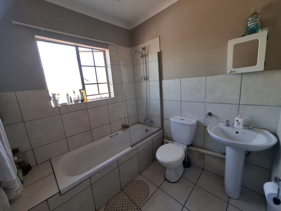 1 Bedroom Property for Sale in Hazeldean Gauteng