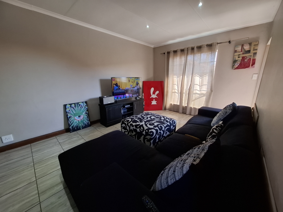 1 Bedroom Property for Sale in Hazeldean Gauteng