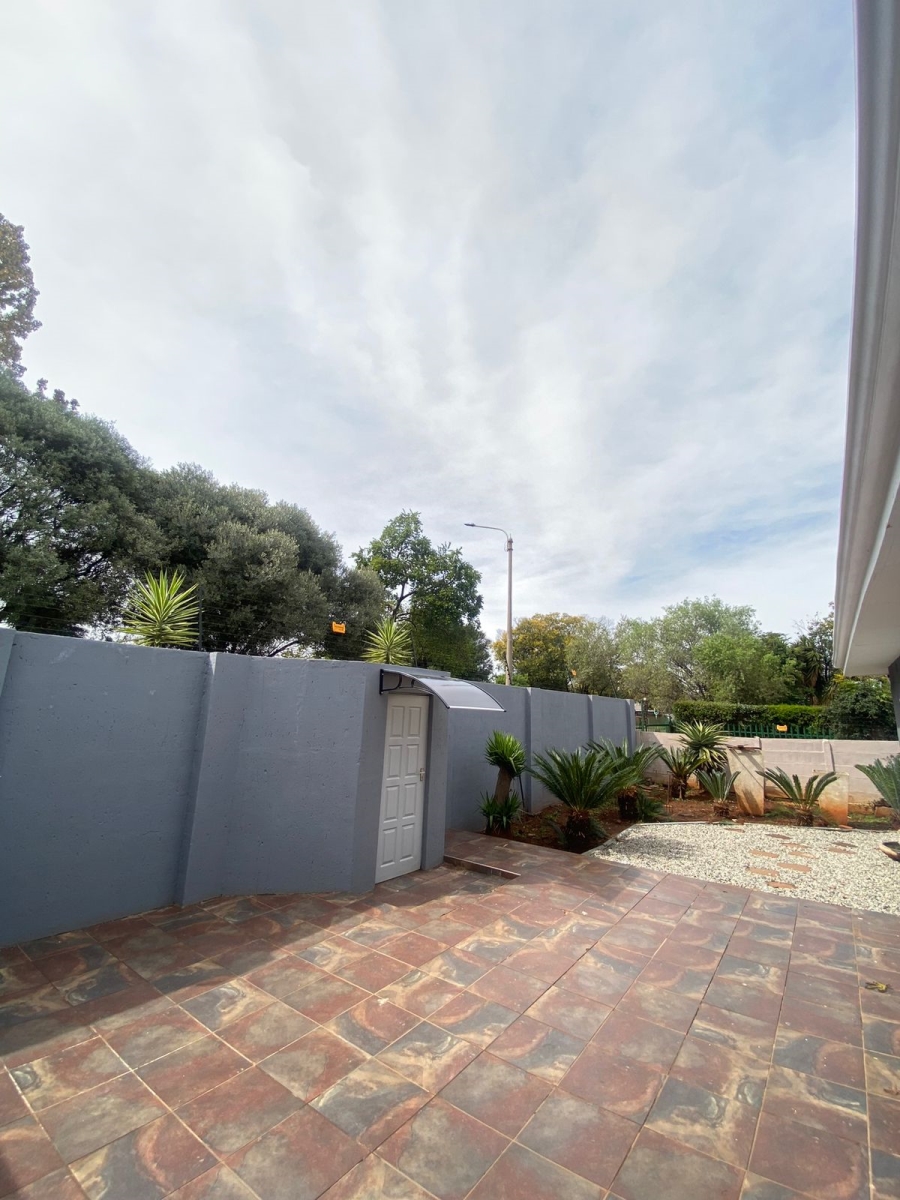 To Let 3 Bedroom Property for Rent in Edendale Gauteng