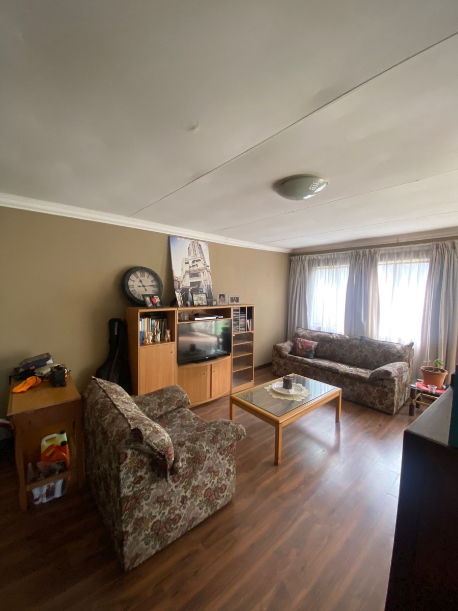 To Let 3 Bedroom Property for Rent in Edendale Gauteng