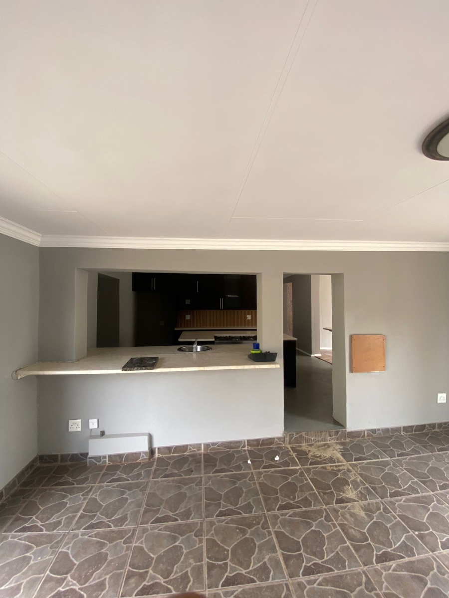 To Let 3 Bedroom Property for Rent in Edendale Gauteng