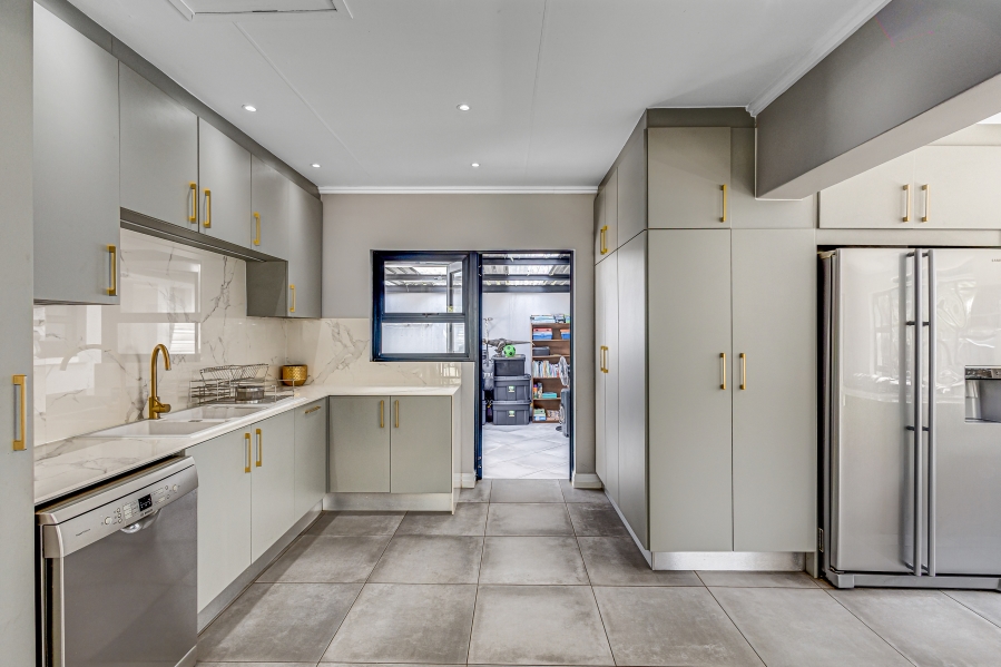 4 Bedroom Property for Sale in Kyalami Estates Gauteng