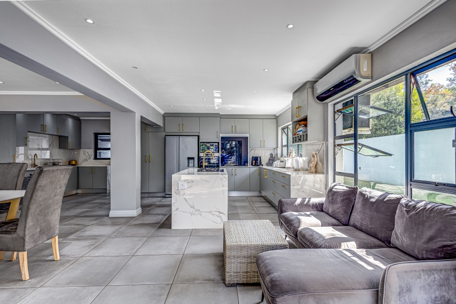 4 Bedroom Property for Sale in Kyalami Estates Gauteng