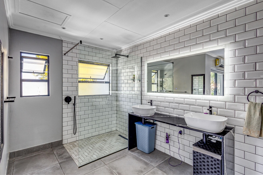 4 Bedroom Property for Sale in Kyalami Estates Gauteng