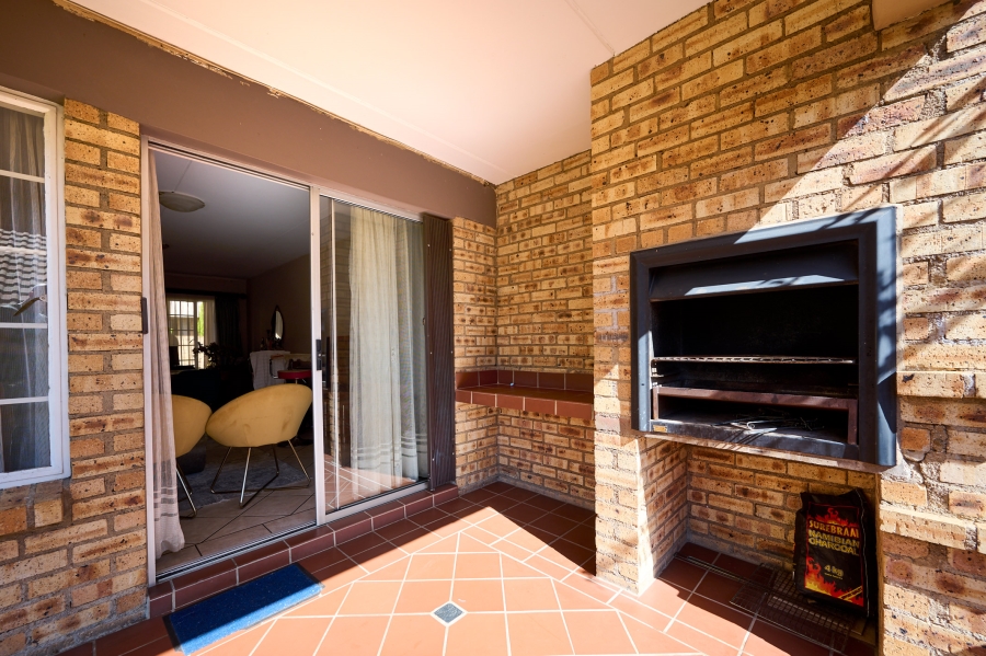2 Bedroom Property for Sale in Noordwyk Gauteng
