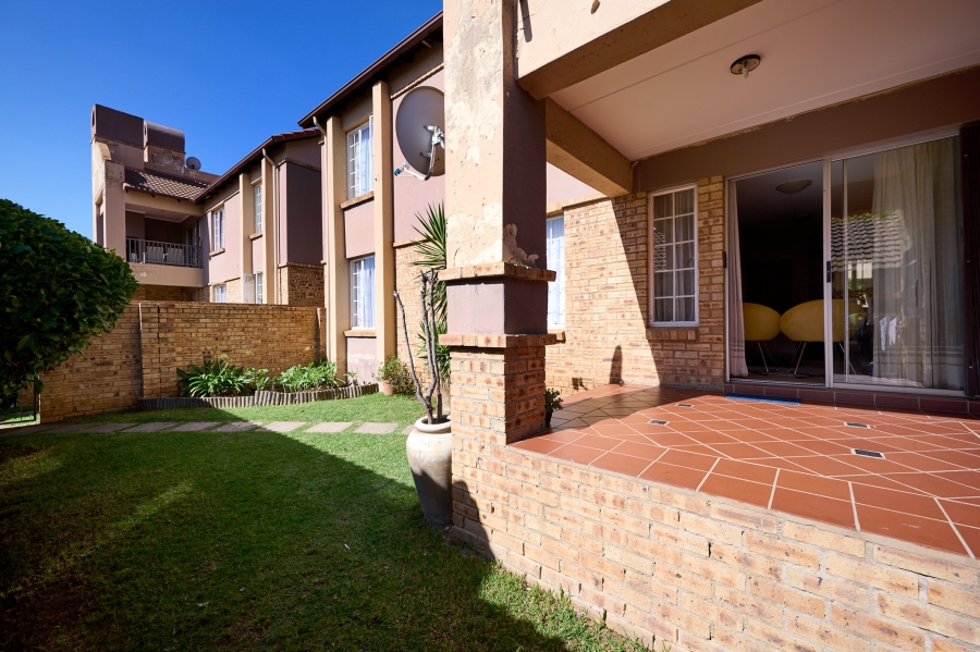 2 Bedroom Property for Sale in Noordwyk Gauteng