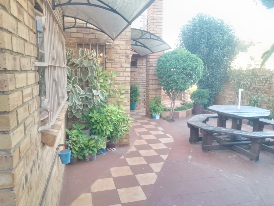 4 Bedroom Property for Sale in Villa Liza Gauteng