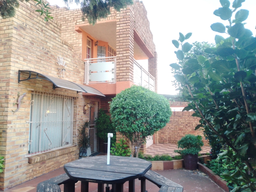 4 Bedroom Property for Sale in Villa Liza Gauteng