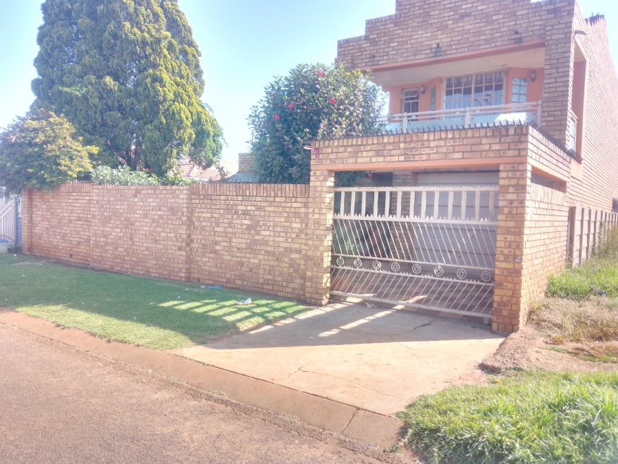 4 Bedroom Property for Sale in Villa Liza Gauteng