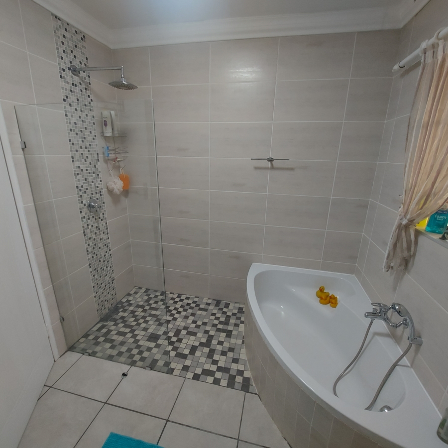 3 Bedroom Property for Sale in Moreleta Park Gauteng