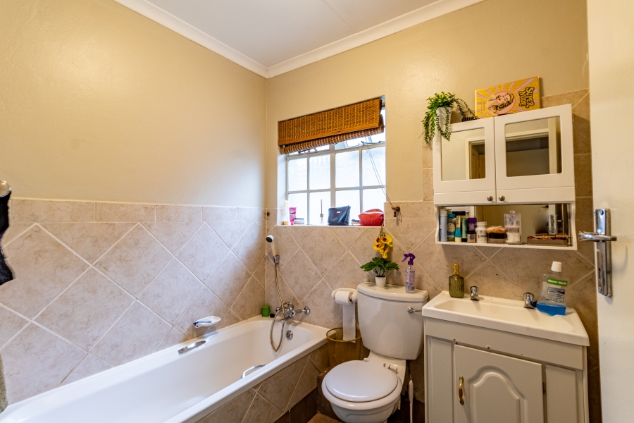 2 Bedroom Property for Sale in Wapadrand Gauteng