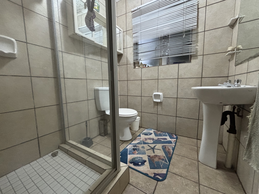 To Let 3 Bedroom Property for Rent in Sonneglans Gauteng