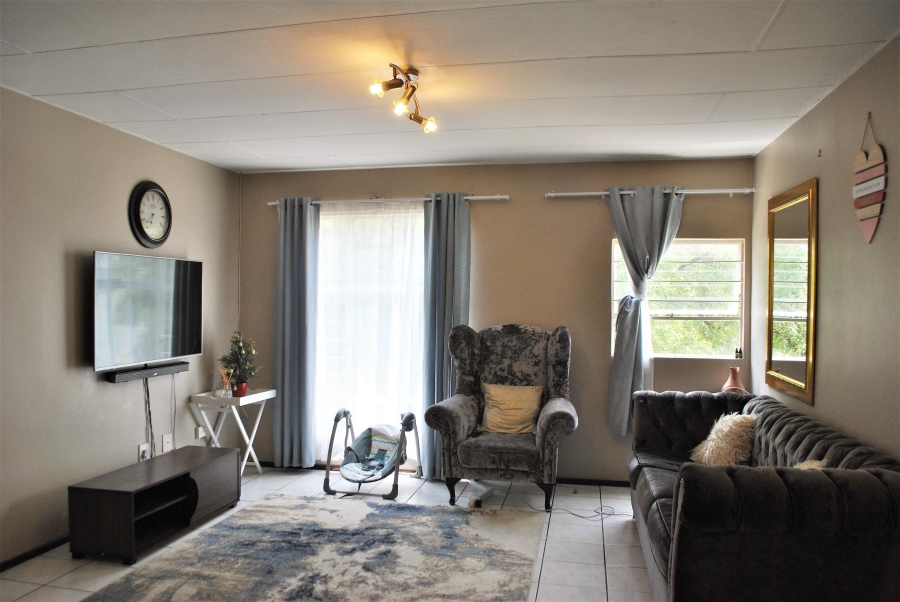 3 Bedroom Property for Sale in Vorna Valley Gauteng