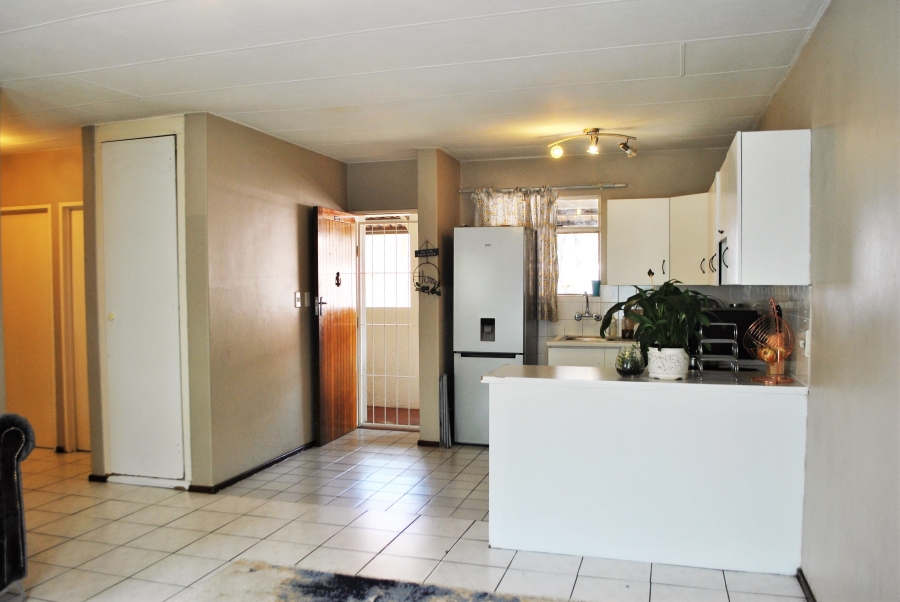 3 Bedroom Property for Sale in Vorna Valley Gauteng