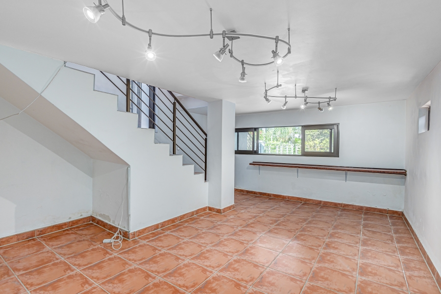 5 Bedroom Property for Sale in Kyalami Estates Gauteng