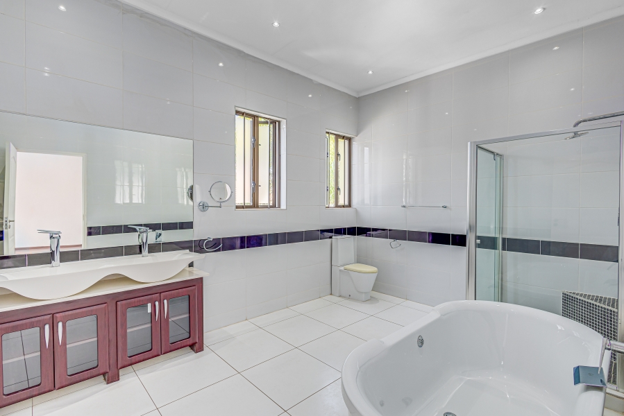 5 Bedroom Property for Sale in Kyalami Estates Gauteng