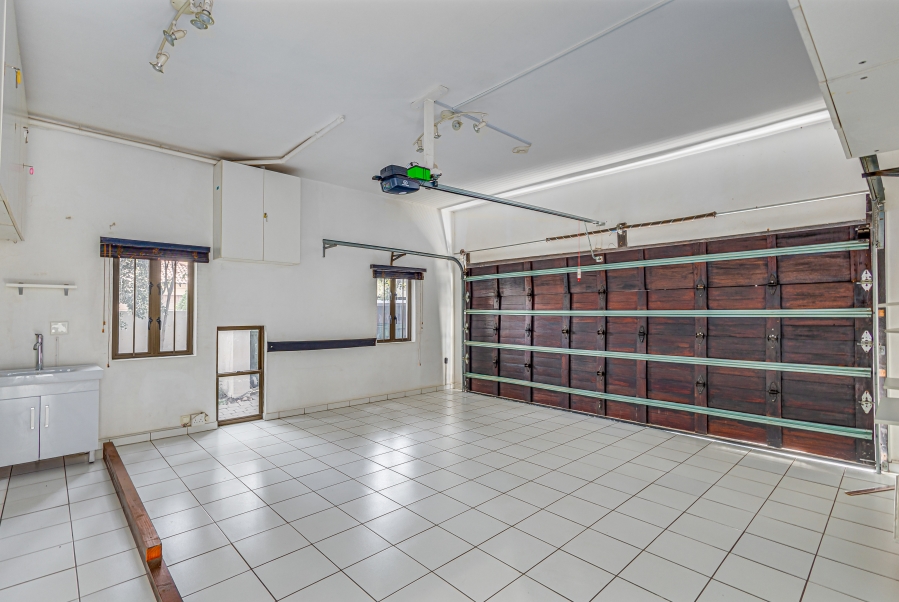5 Bedroom Property for Sale in Kyalami Estates Gauteng