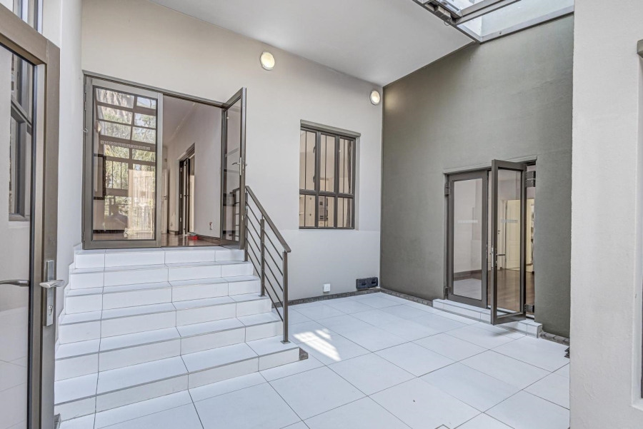 5 Bedroom Property for Sale in Kyalami Estates Gauteng