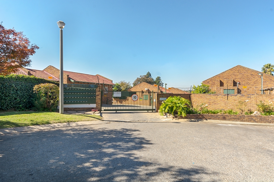 To Let 2 Bedroom Property for Rent in Birchleigh Gauteng