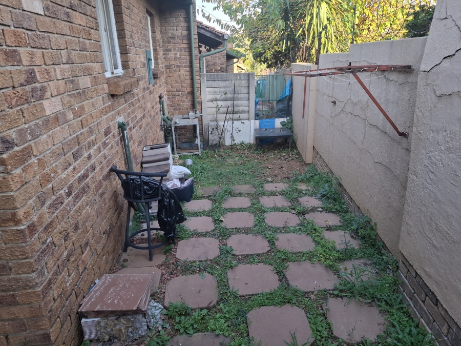 To Let 2 Bedroom Property for Rent in Birchleigh Gauteng
