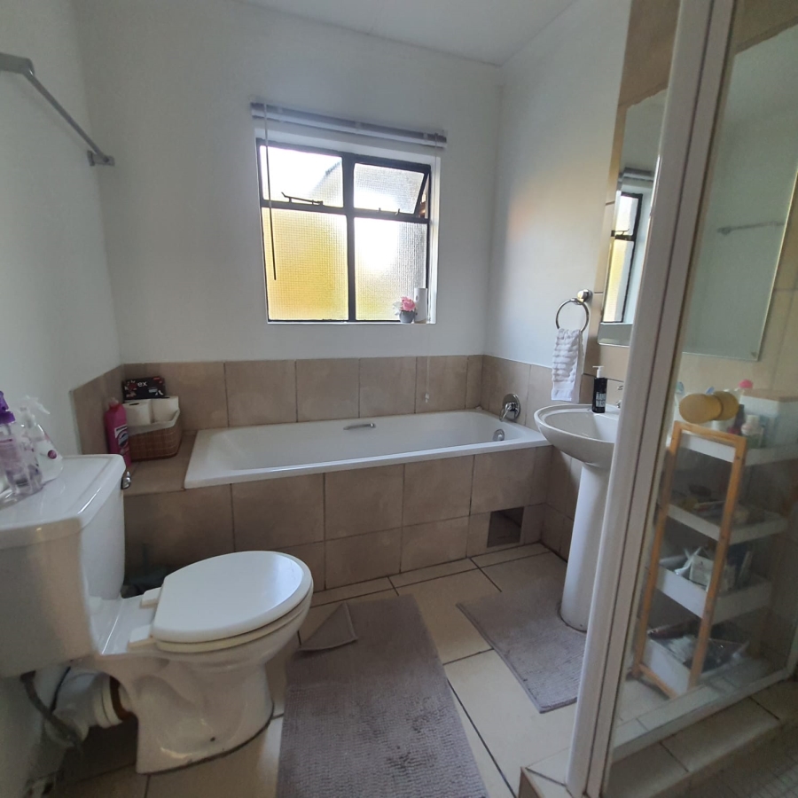 2 Bedroom Property for Sale in Ravenswood Gauteng