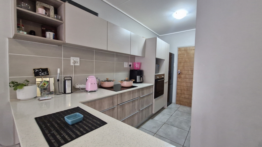 2 Bedroom Property for Sale in Amberfield Gauteng