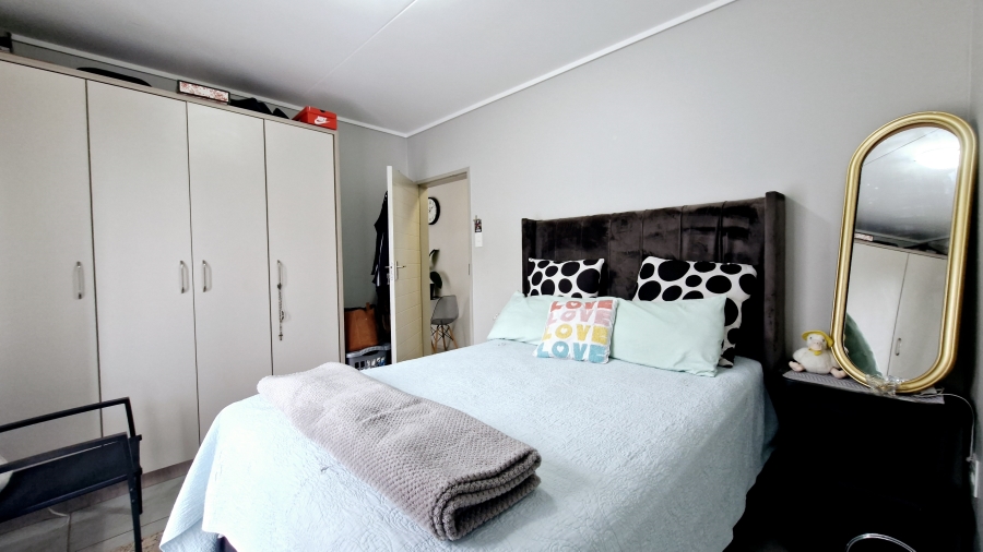 2 Bedroom Property for Sale in Amberfield Gauteng