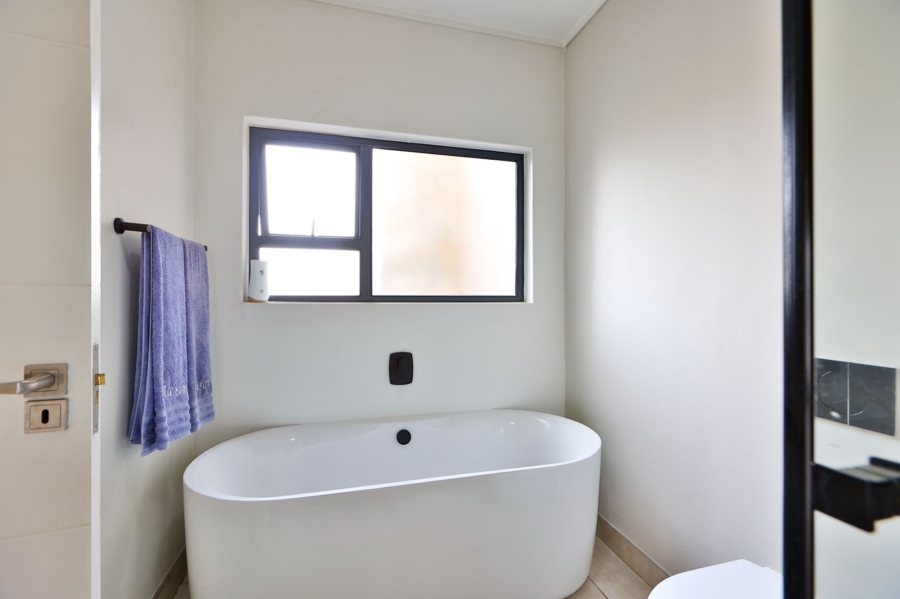 3 Bedroom Property for Sale in The Polofields Gauteng