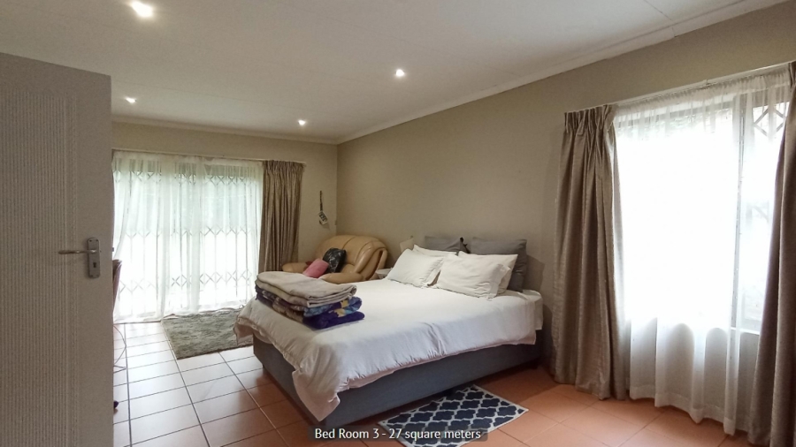 4 Bedroom Property for Sale in Cyrildene Gauteng