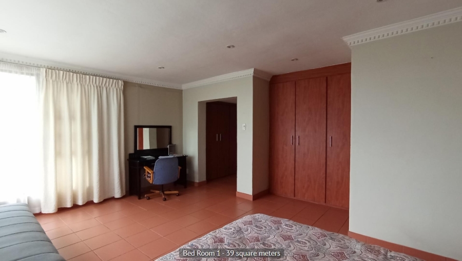 4 Bedroom Property for Sale in Cyrildene Gauteng
