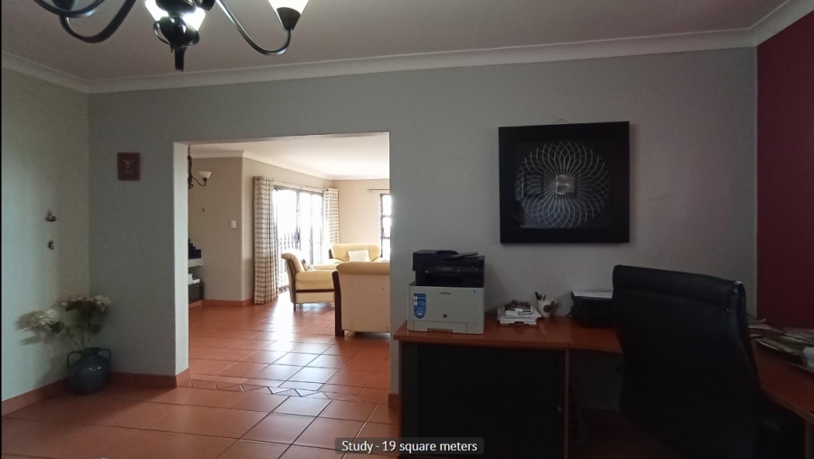 4 Bedroom Property for Sale in Cyrildene Gauteng
