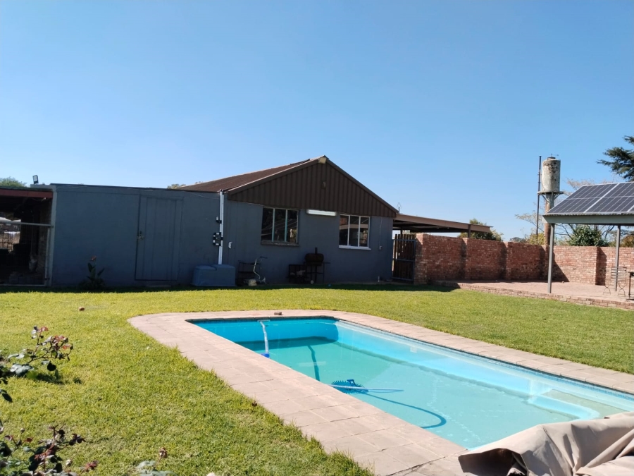 7 Bedroom Property for Sale in Chrissiefontein Gauteng