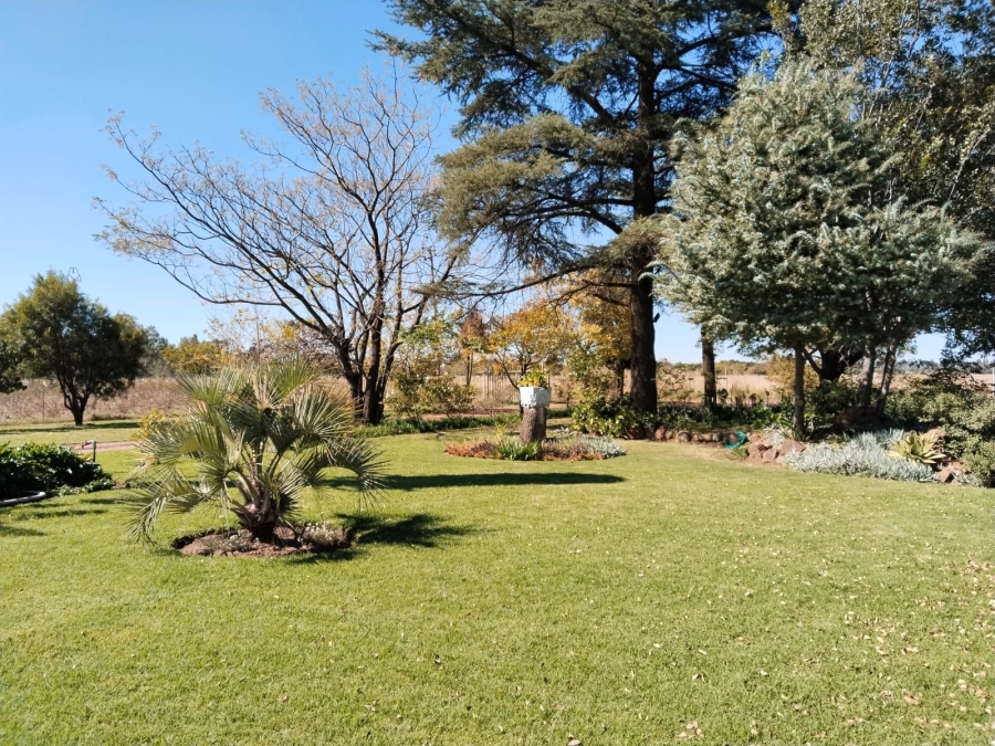 7 Bedroom Property for Sale in Chrissiefontein Gauteng