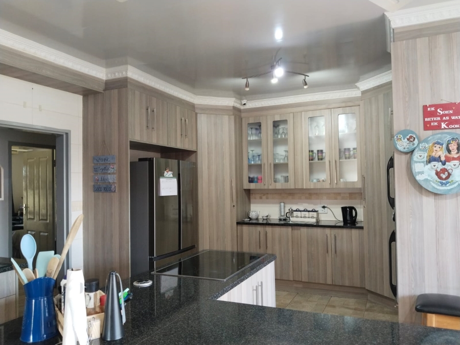 7 Bedroom Property for Sale in Chrissiefontein Gauteng