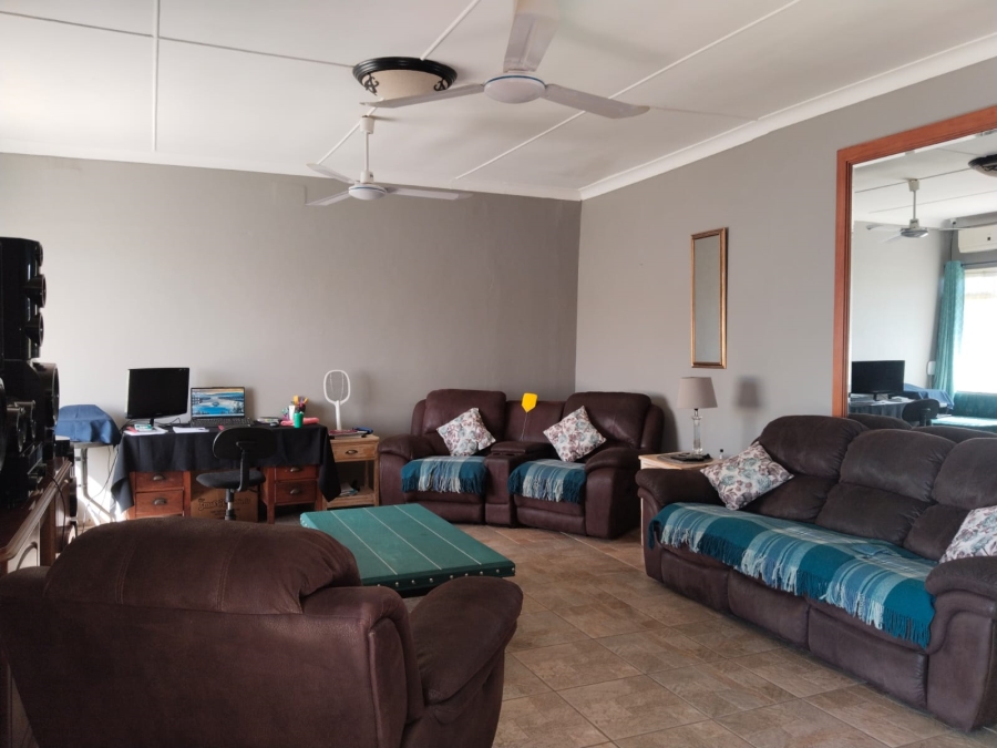 7 Bedroom Property for Sale in Chrissiefontein Gauteng