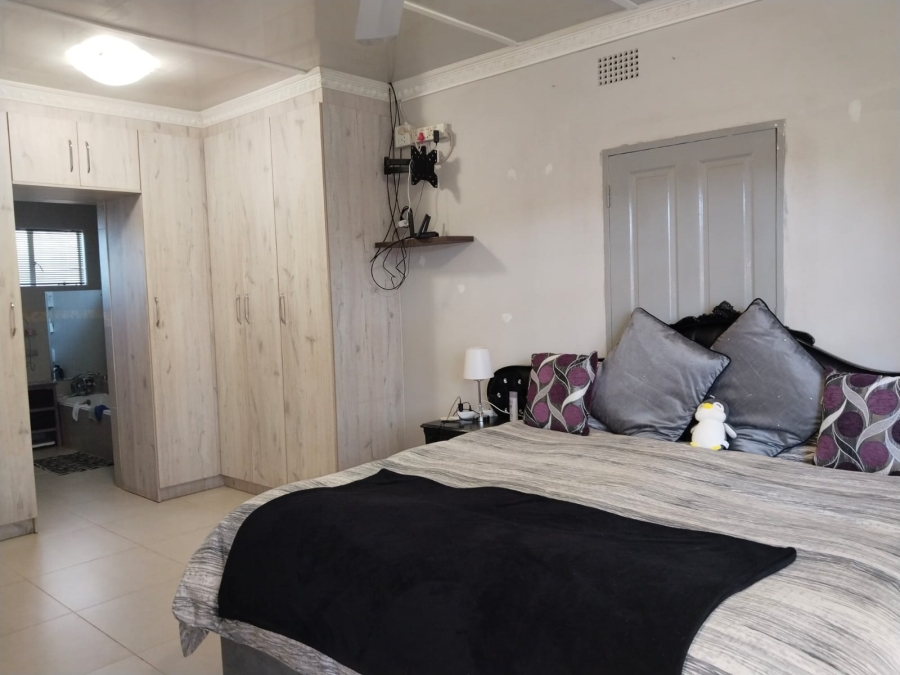 7 Bedroom Property for Sale in Chrissiefontein Gauteng