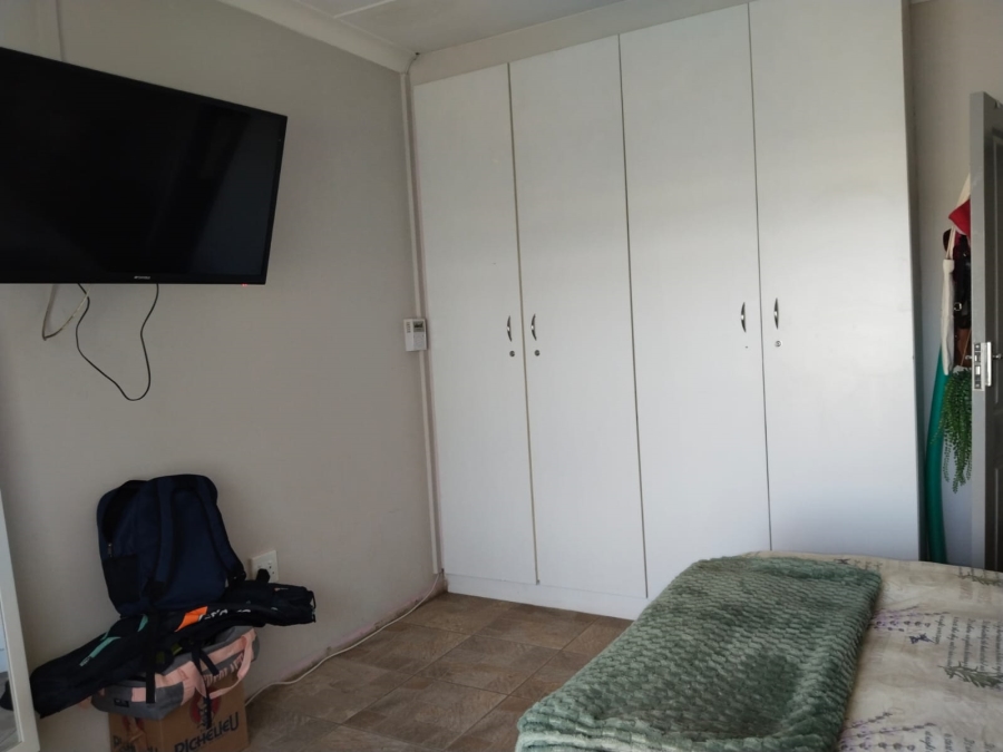 7 Bedroom Property for Sale in Chrissiefontein Gauteng