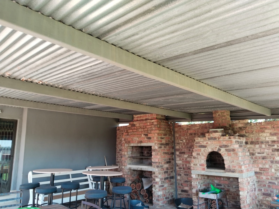 7 Bedroom Property for Sale in Chrissiefontein Gauteng