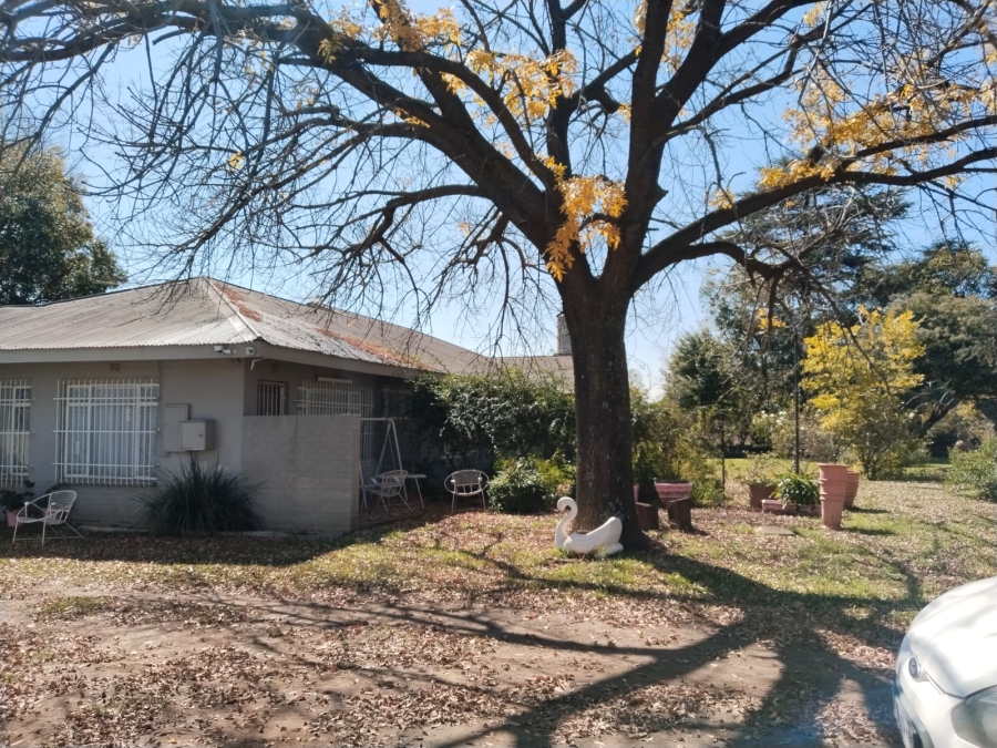 7 Bedroom Property for Sale in Chrissiefontein Gauteng