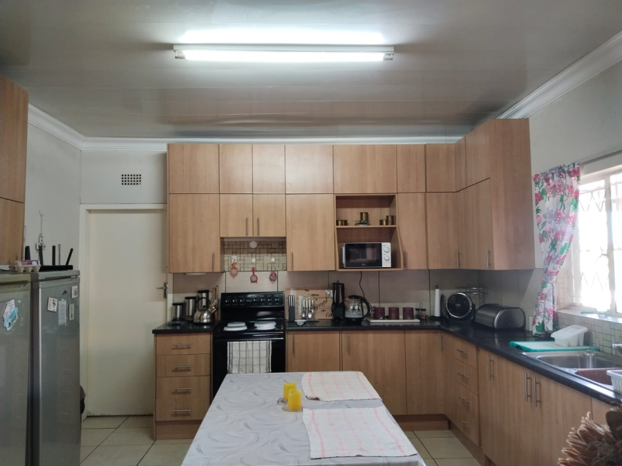 7 Bedroom Property for Sale in Chrissiefontein Gauteng