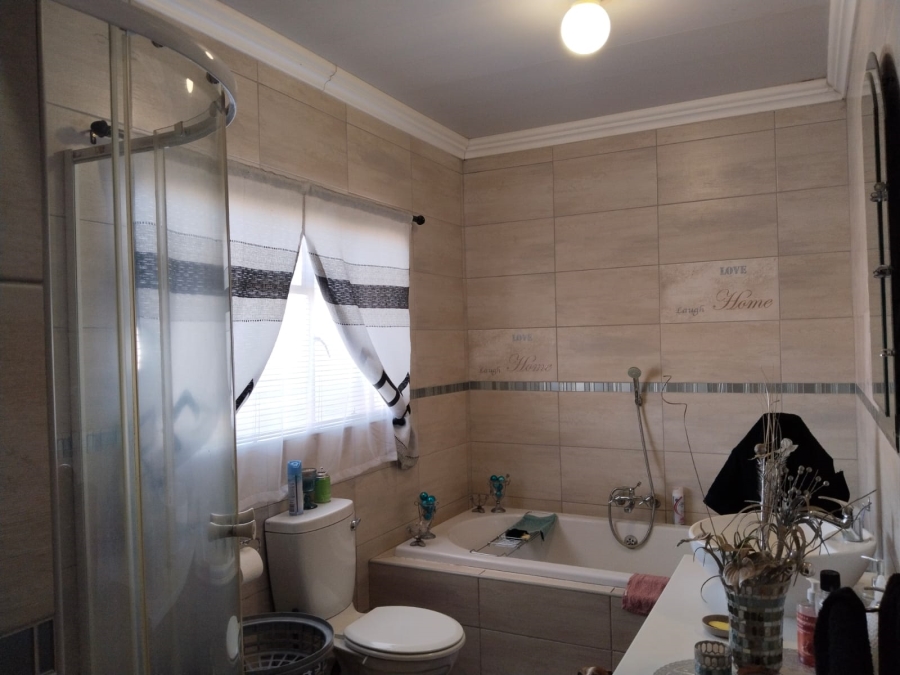 7 Bedroom Property for Sale in Chrissiefontein Gauteng