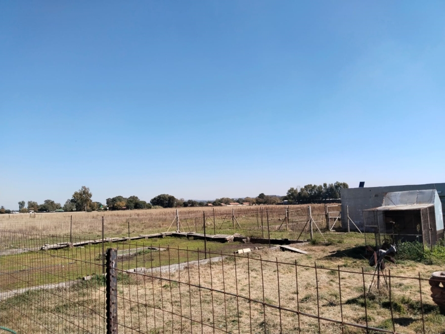 7 Bedroom Property for Sale in Chrissiefontein Gauteng
