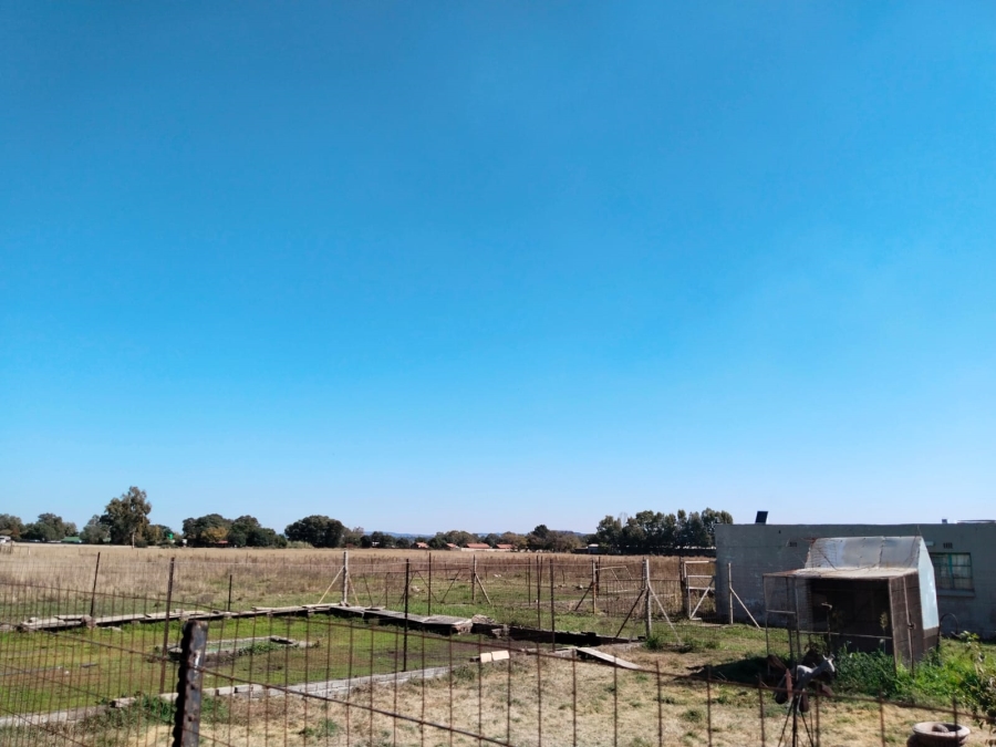 7 Bedroom Property for Sale in Chrissiefontein Gauteng