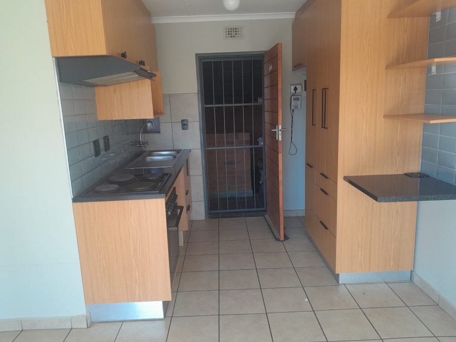 To Let 2 Bedroom Property for Rent in Kibler Park Gauteng
