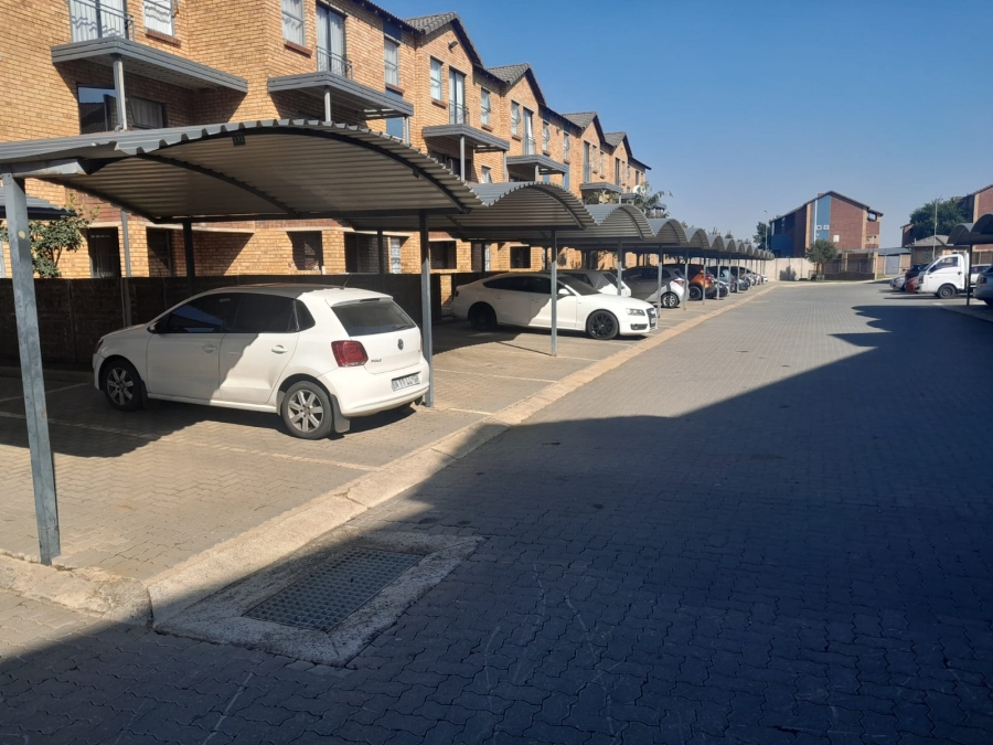 To Let 2 Bedroom Property for Rent in Kibler Park Gauteng
