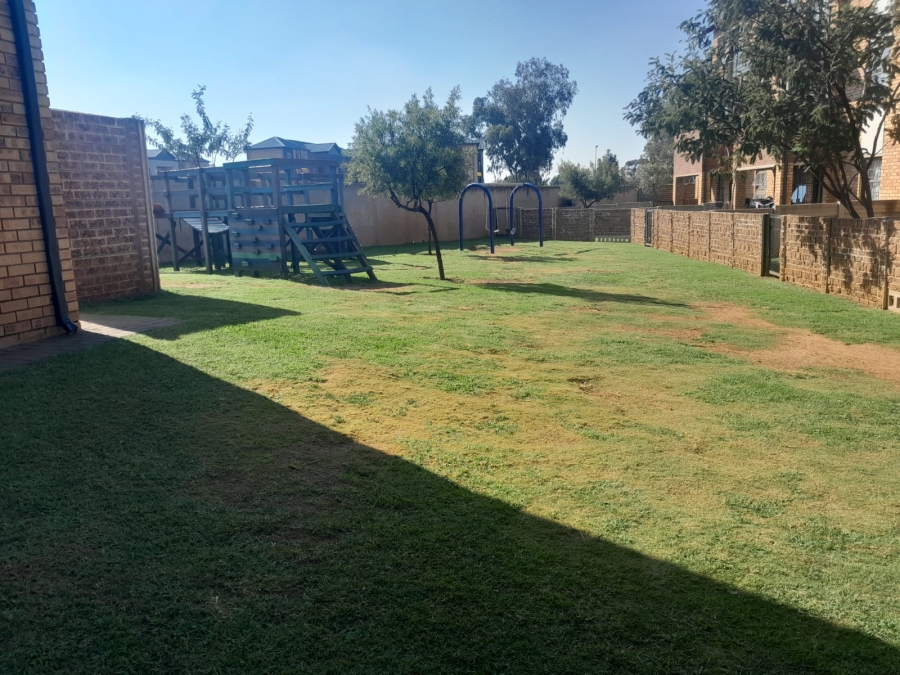 To Let 2 Bedroom Property for Rent in Kibler Park Gauteng